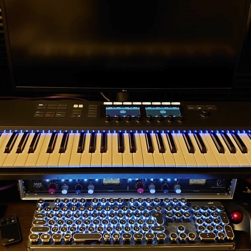 Native Instruments KOMPLETE KONTROL S61 MK2の画像